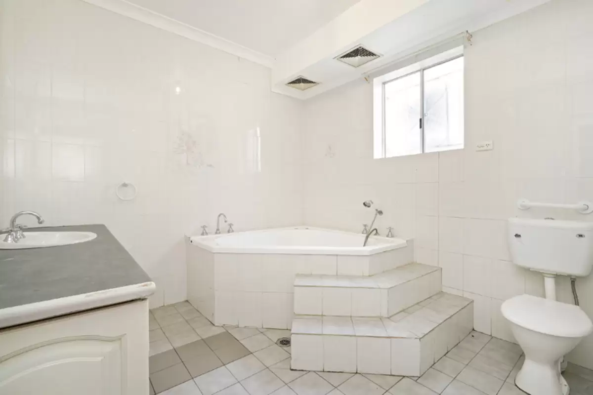 19 Therry Street East, Strathfield South Sold by Rich & Oliva - image 12