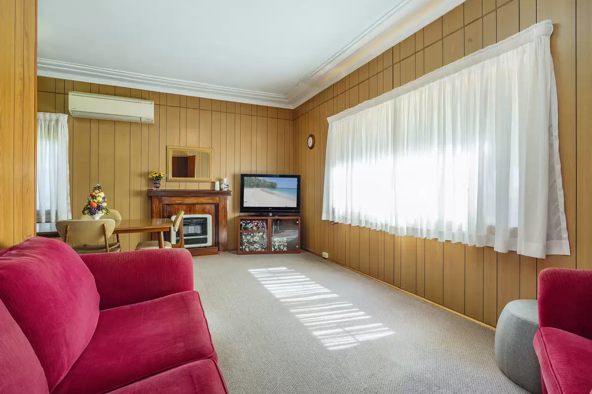 2 Jeffrey Street, Canterbury Sold by Rich & Oliva - image 3