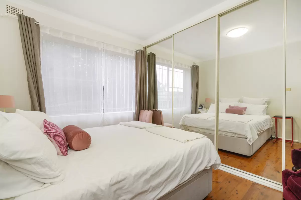 2/4 Howard Street, Canterbury Sold by Rich & Oliva - image 5