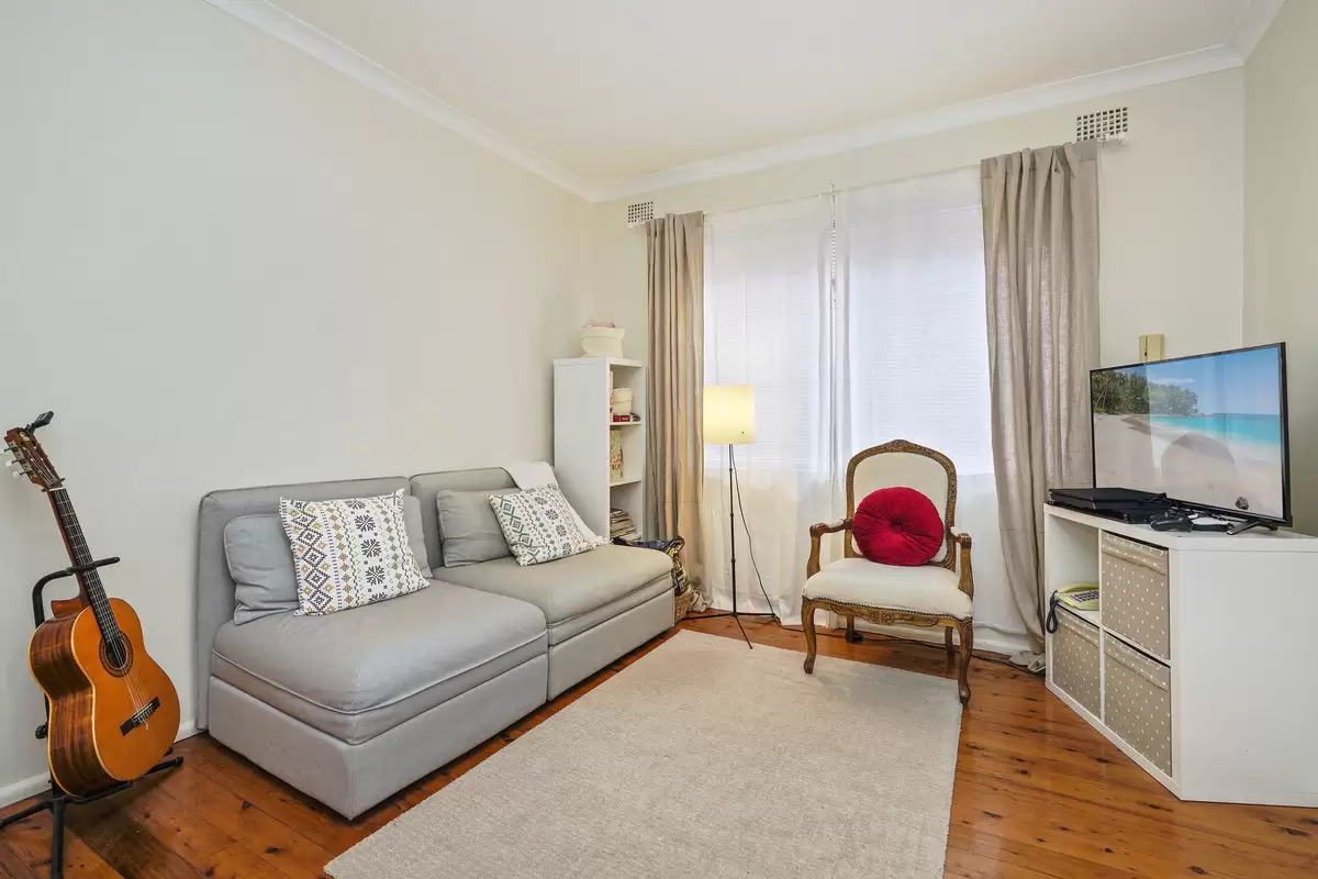 2/4 Howard Street, Canterbury Sold by Rich & Oliva - image 3