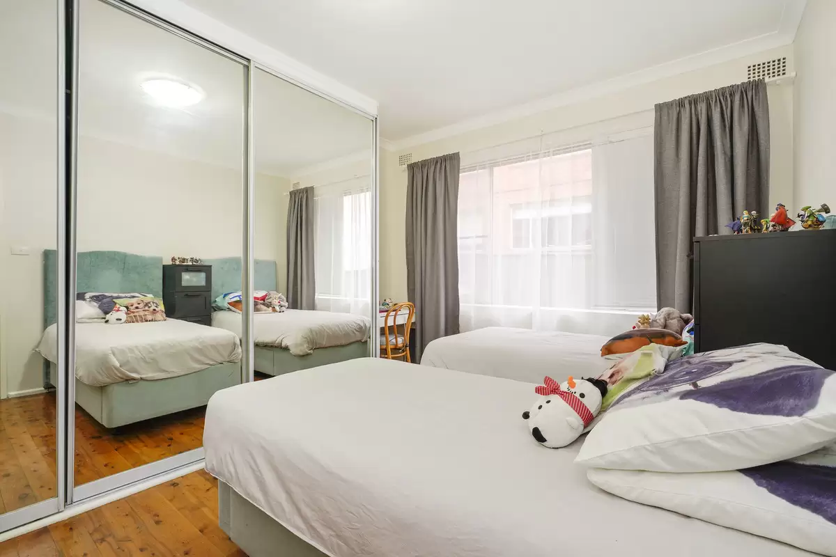2/4 Howard Street, Canterbury Sold by Rich & Oliva - image 4
