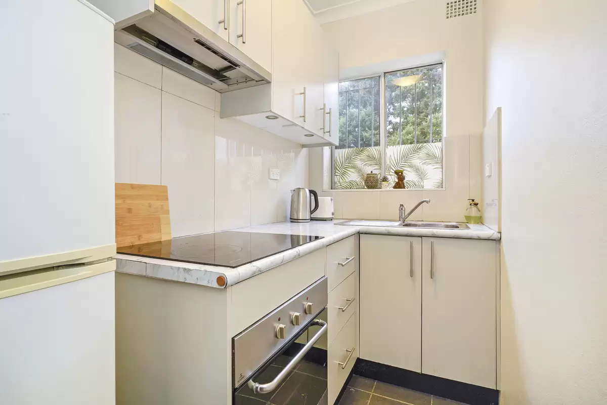 2/4 Howard Street, Canterbury Sold by Rich & Oliva - image 6