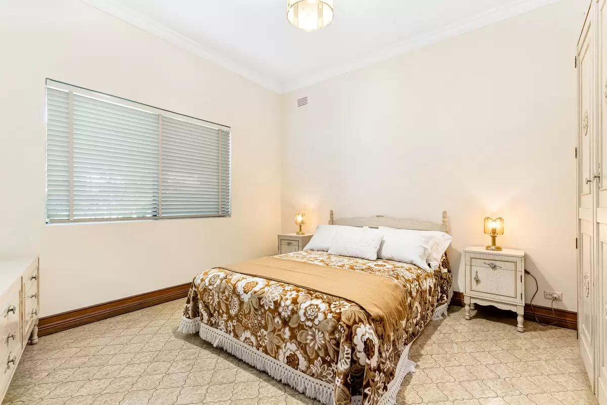 17 Thomas Street, Ashfield Sold by Rich & Oliva - image 2