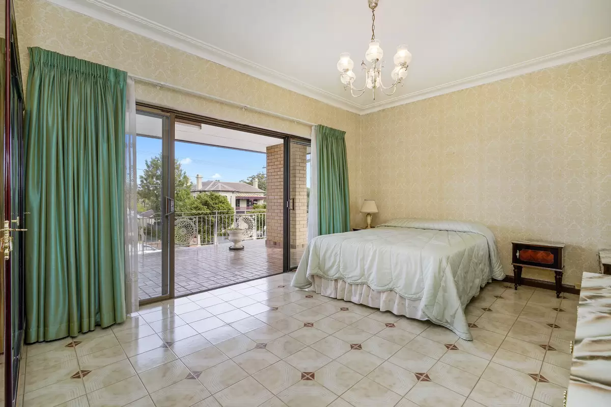 9 Nicholson Street, Burwood Sold by Rich & Oliva - image 6