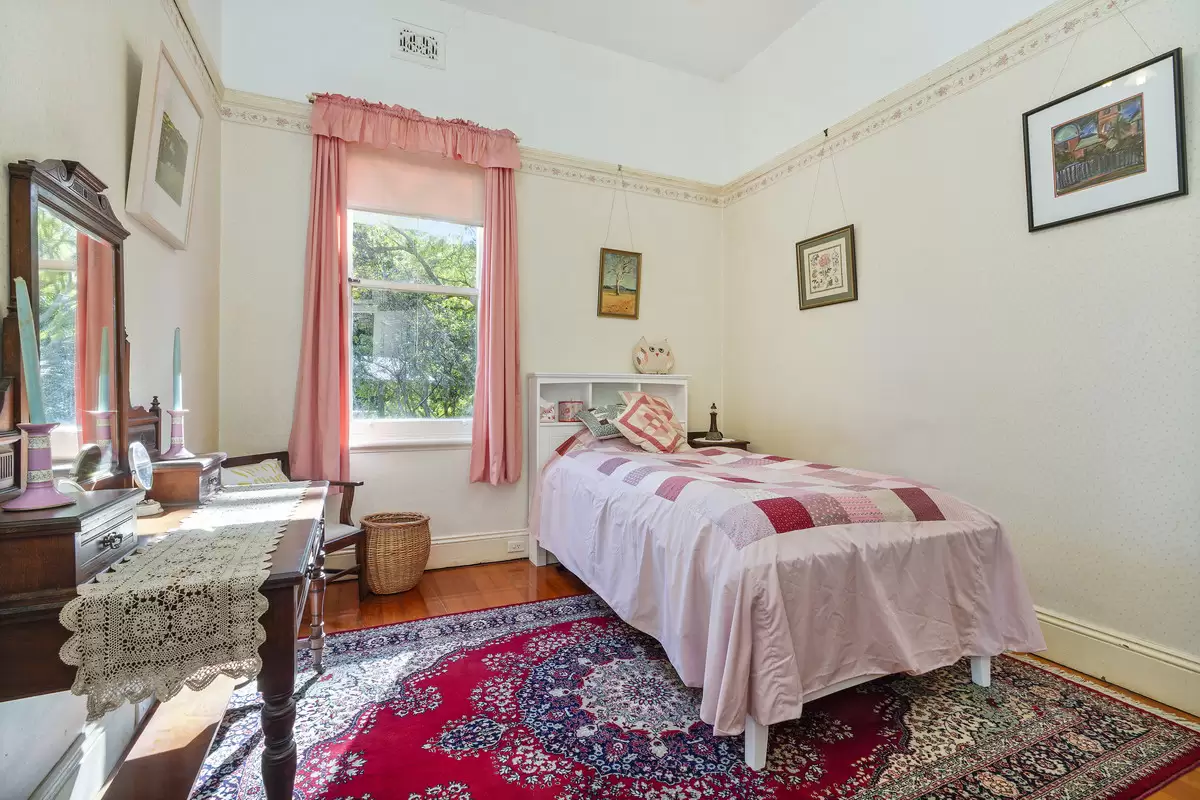 9 Appian Way, Burwood Sold by Rich & Oliva - image 11