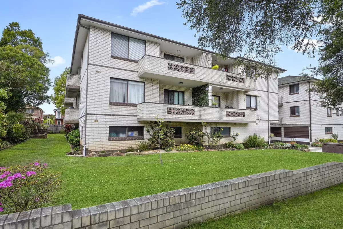 8/18-22 Clyde Street, Croydon Park Sold by Rich & Oliva - image 1