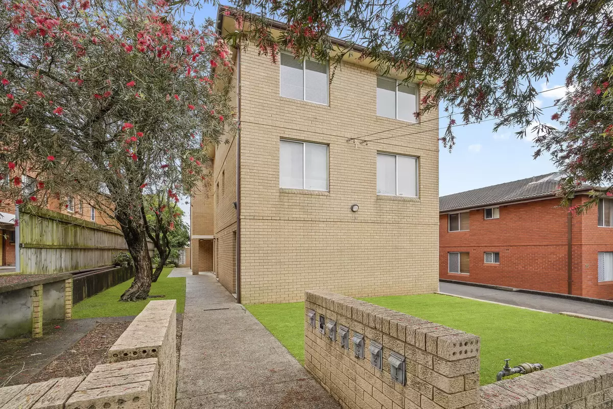 14 Rome Street, Canterbury Sold by Rich & Oliva - image 2