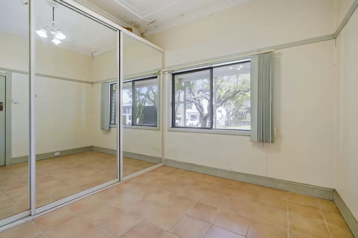 16 Windsor Avenue, Croydon Park Sold by Rich & Oliva - image 2