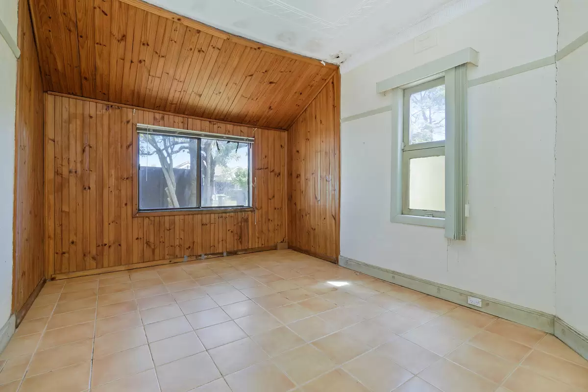 16 Windsor Avenue, Croydon Park Sold by Rich & Oliva - image 3