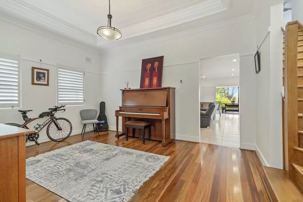 12 Leith Street, Ashbury Sold by Rich & Oliva - image 7