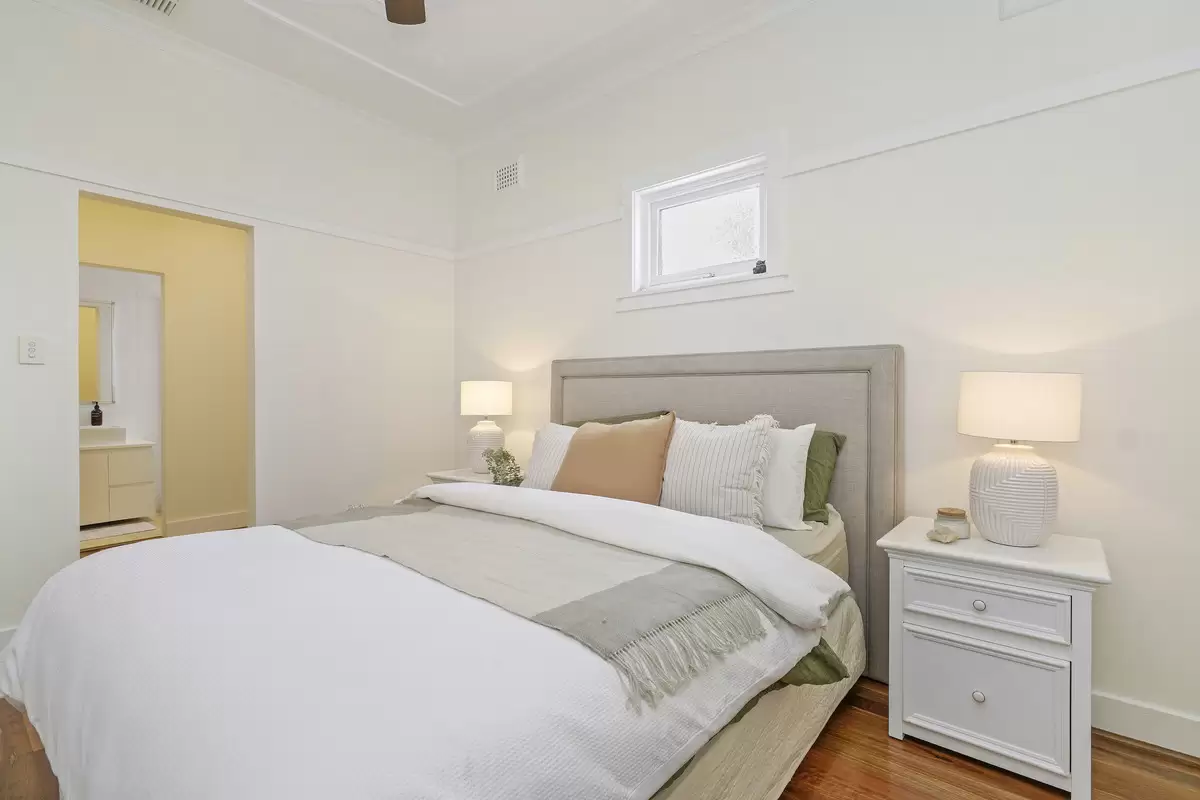 12 Leith Street, Ashbury Sold by Rich & Oliva - image 3