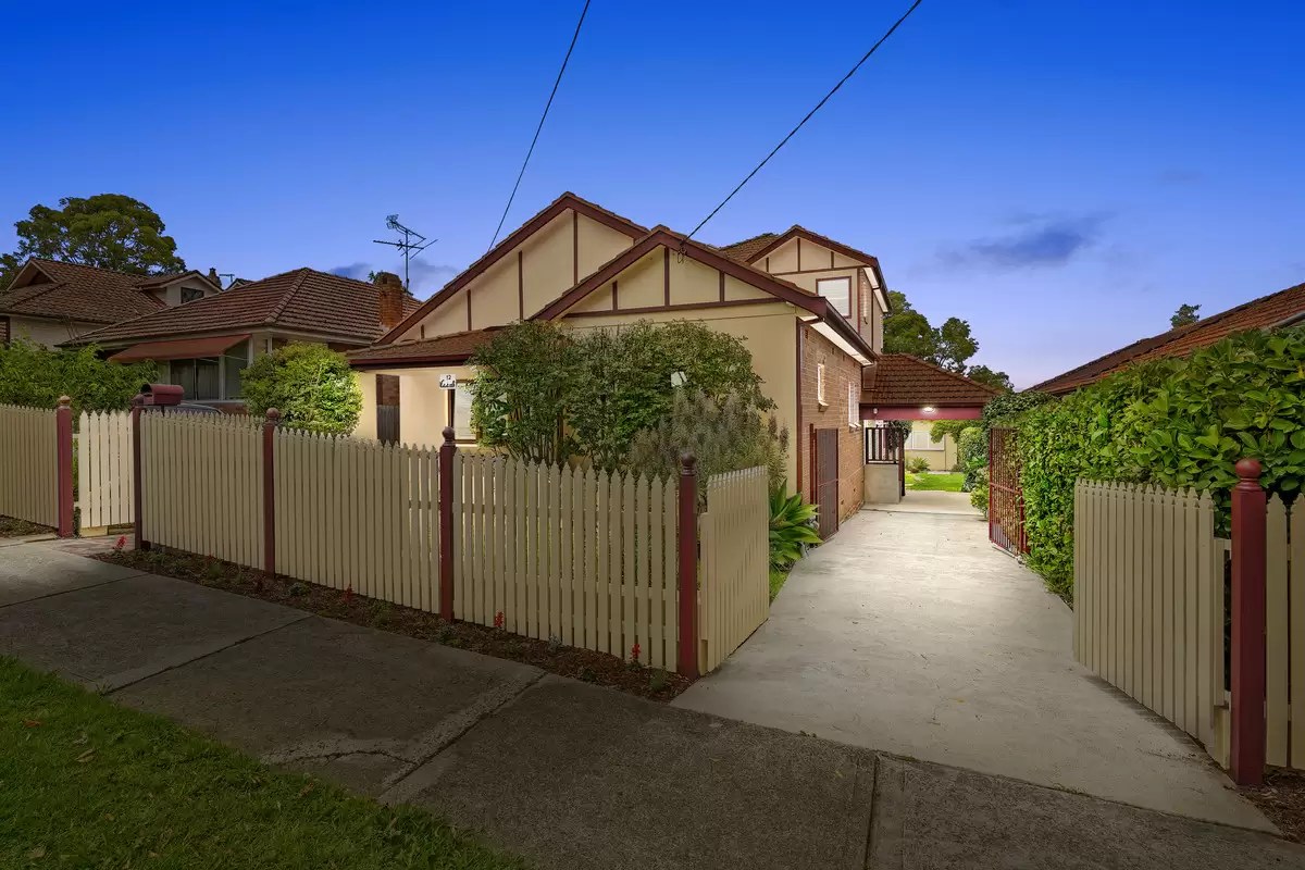 12 Leith Street, Ashbury Sold by Rich & Oliva - image 2
