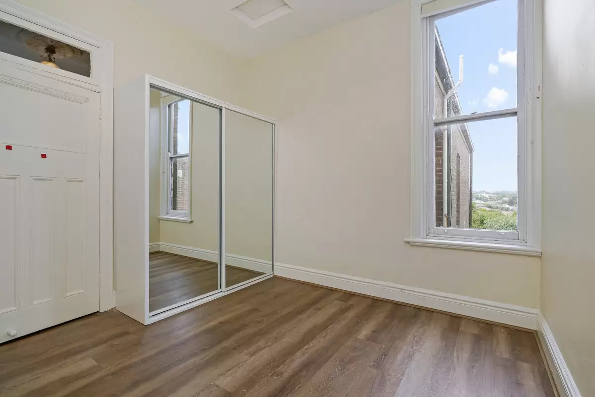 26 The Strand, Croydon Sold by Rich & Oliva - image 6