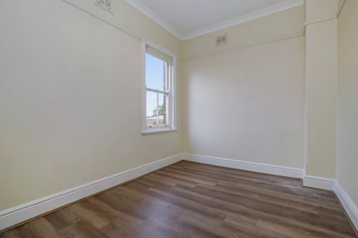 26 The Strand, Croydon Sold by Rich & Oliva - image 13