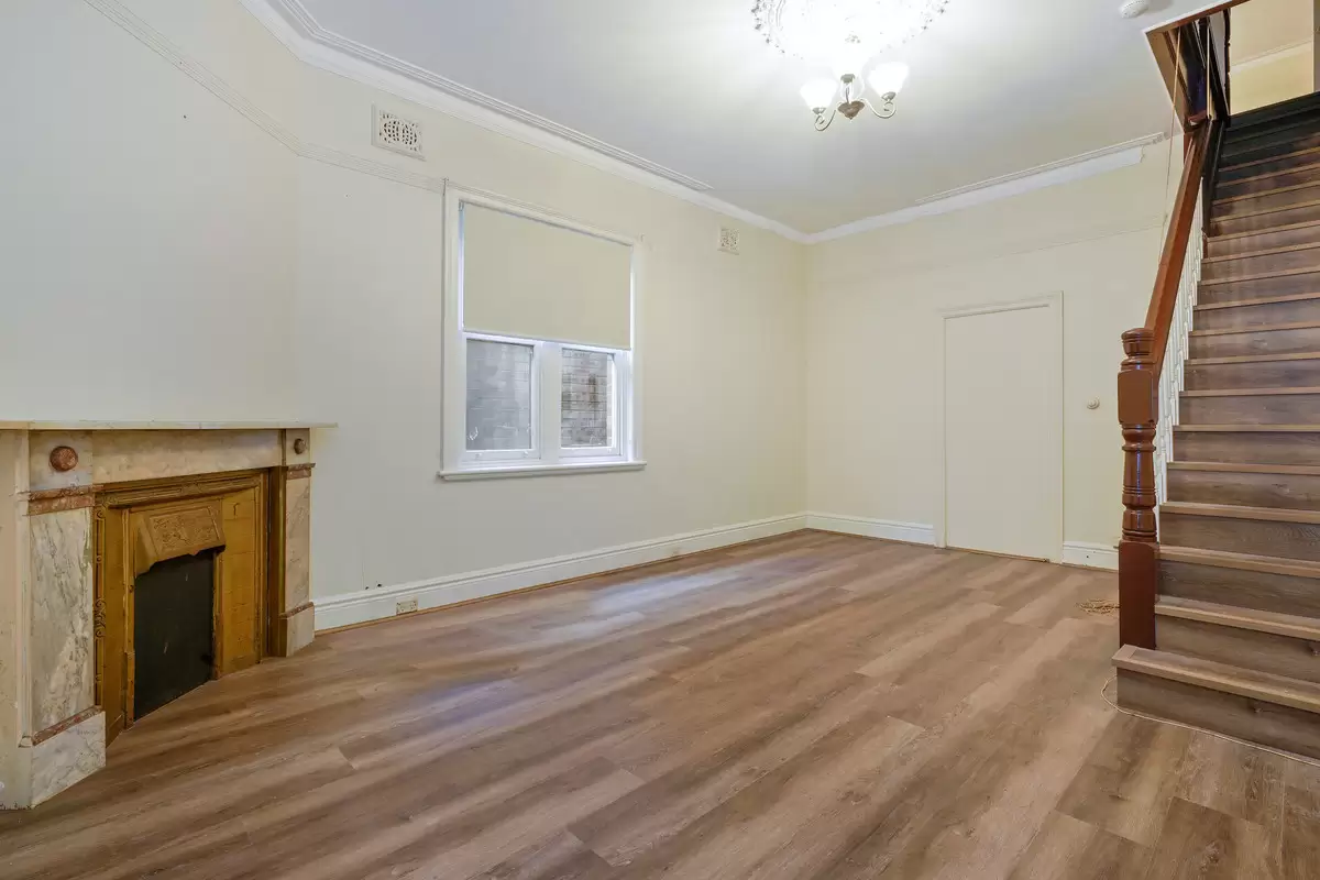 26 The Strand, Croydon Sold by Rich & Oliva - image 9