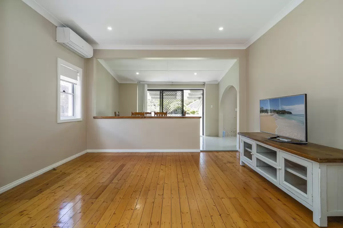 4 Goodlet Street, Ashbury Sold by Rich & Oliva - image 3