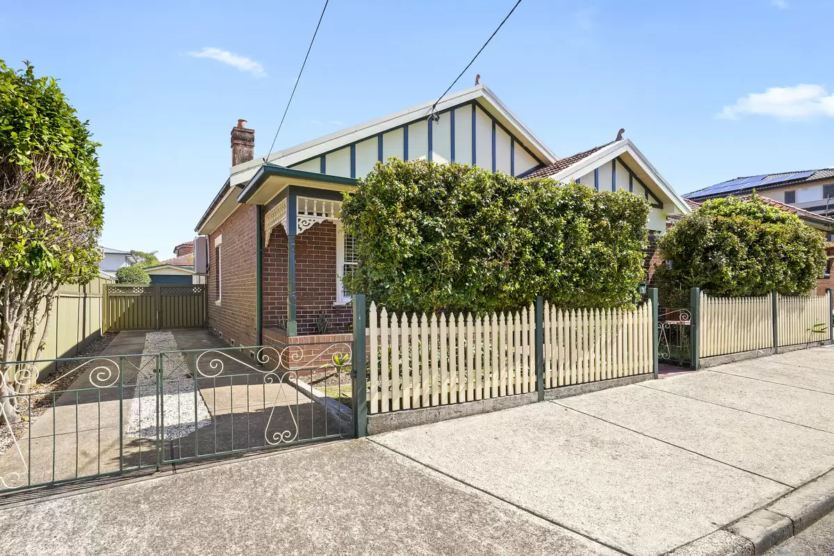 1 Frederick Street, Canterbury Sold by Rich & Oliva - image 2