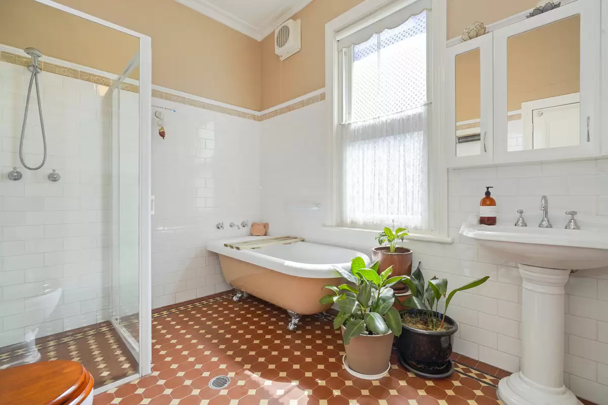 23 Queen Street, Ashfield Sold by Rich & Oliva - image 4