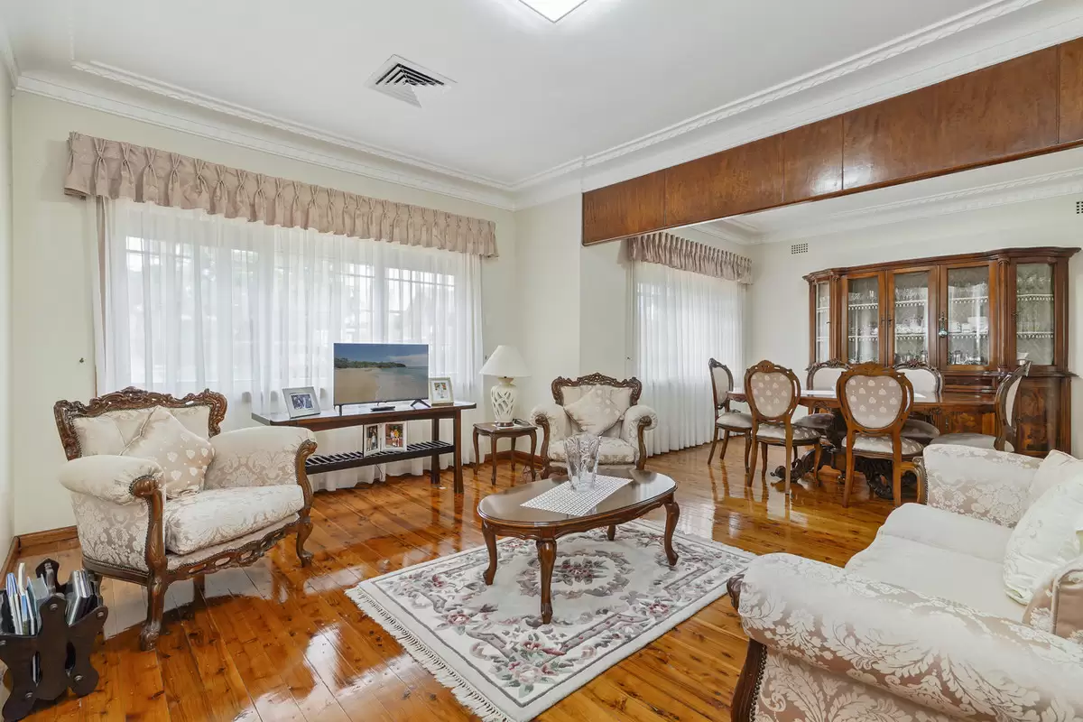 20 Acton Street, Croydon Sold by Rich & Oliva - image 4