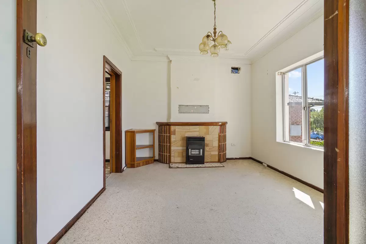17 Narani Crescent, Earlwood Sold by Rich & Oliva - image 6