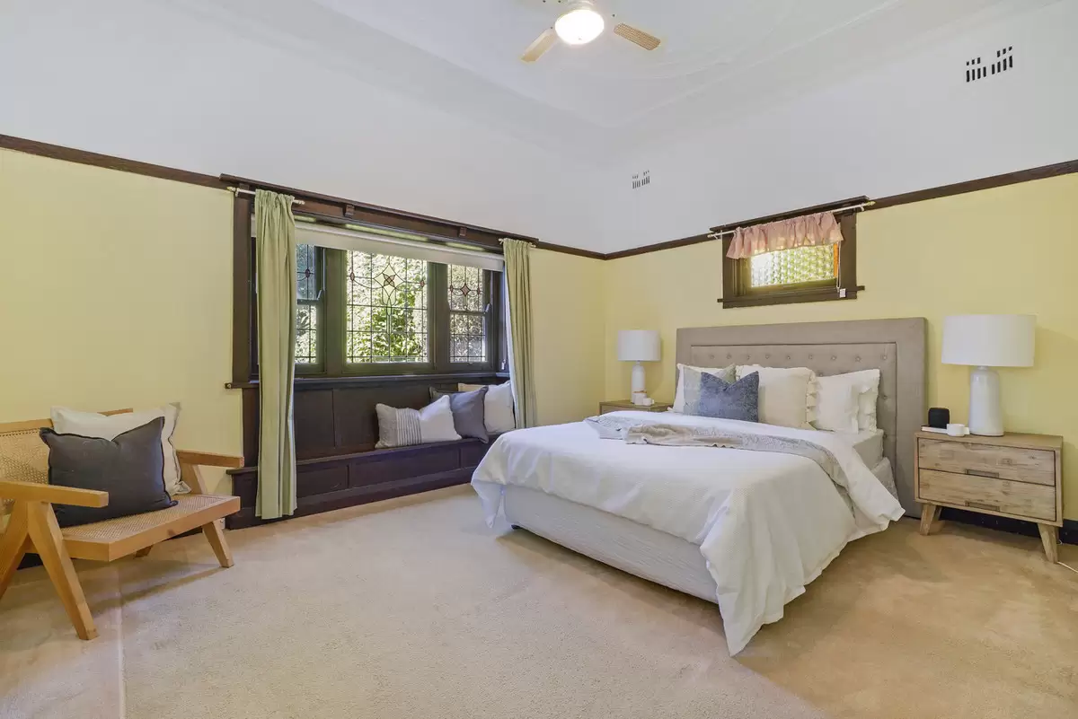35 Weldon Street, Burwood Sold by Rich & Oliva - image 4