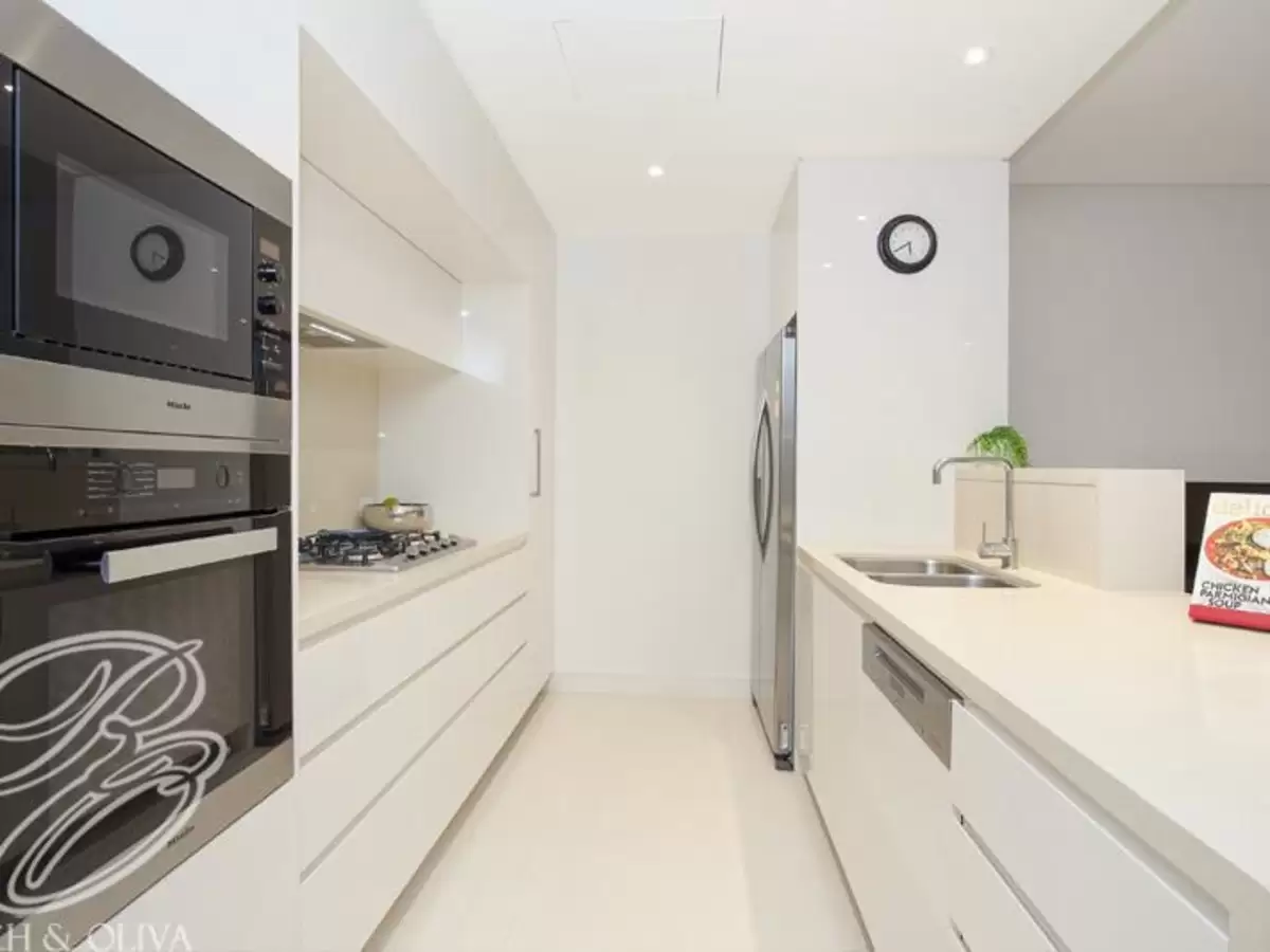 702/18 Woodlands Avenue, Breakfast Point Sold by Rich & Oliva - image 4