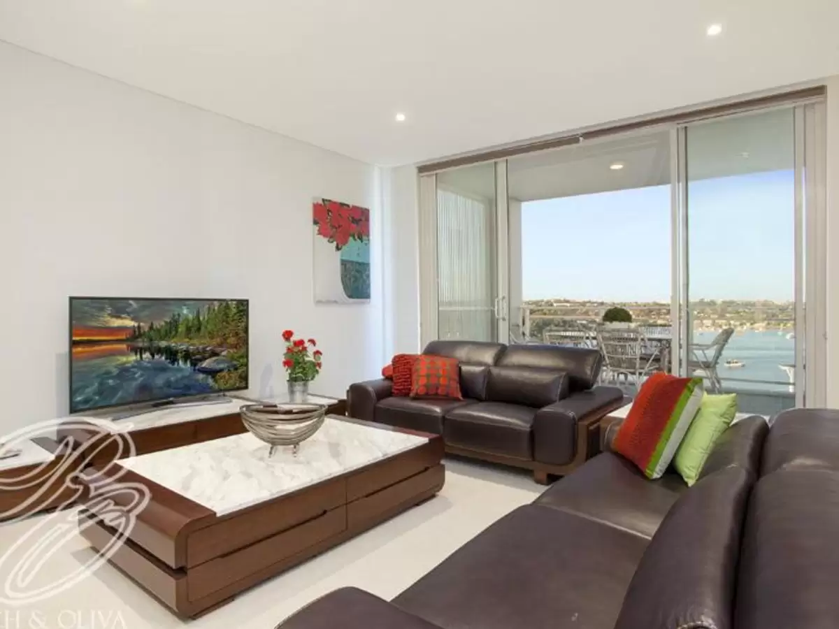 702/18 Woodlands Avenue, Breakfast Point Sold by Rich & Oliva - image 3