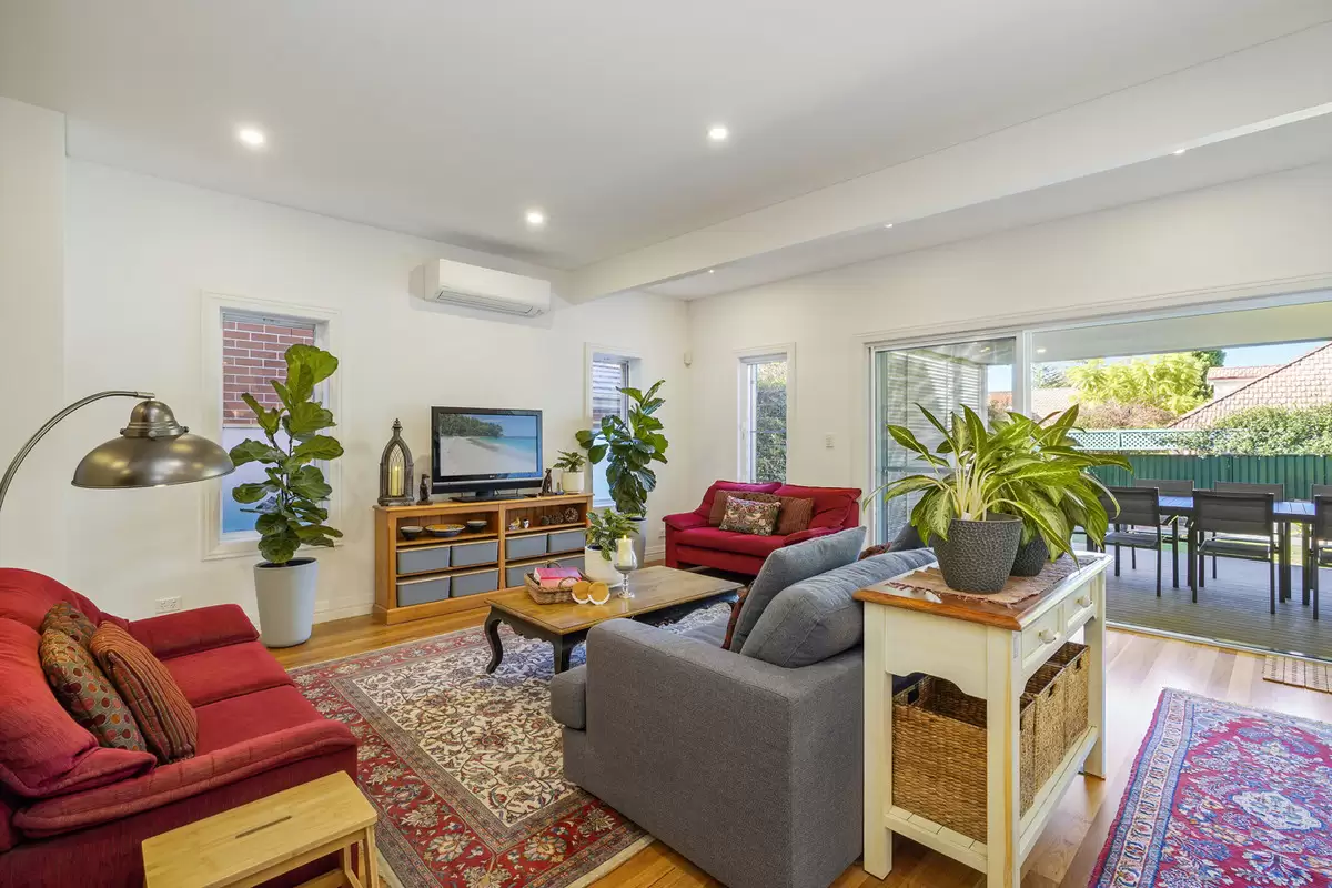 54 Lucas Road, Burwood Sold by Rich & Oliva - image 6