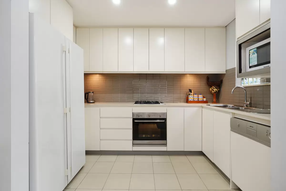 3/16-18 Brunswick Parade, Ashfield Sold by Rich & Oliva - image 3