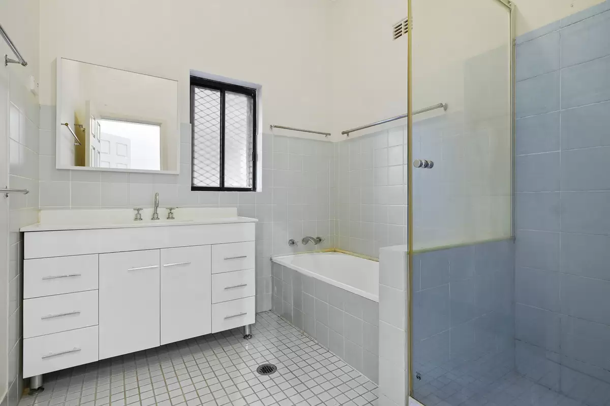 23 Heighway Avenue, Ashfield Sold by Rich & Oliva - image 8