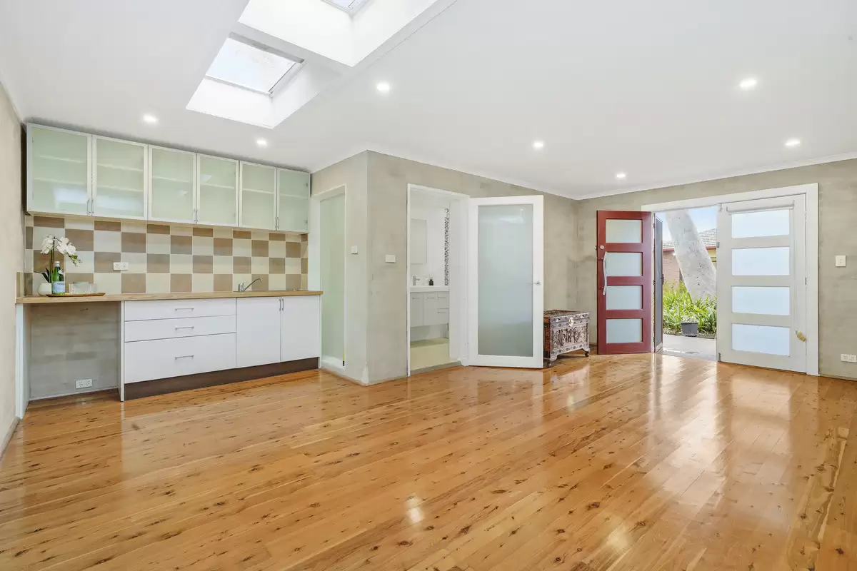 44 Paisley Road, Croydon Sold by Rich & Oliva - image 13
