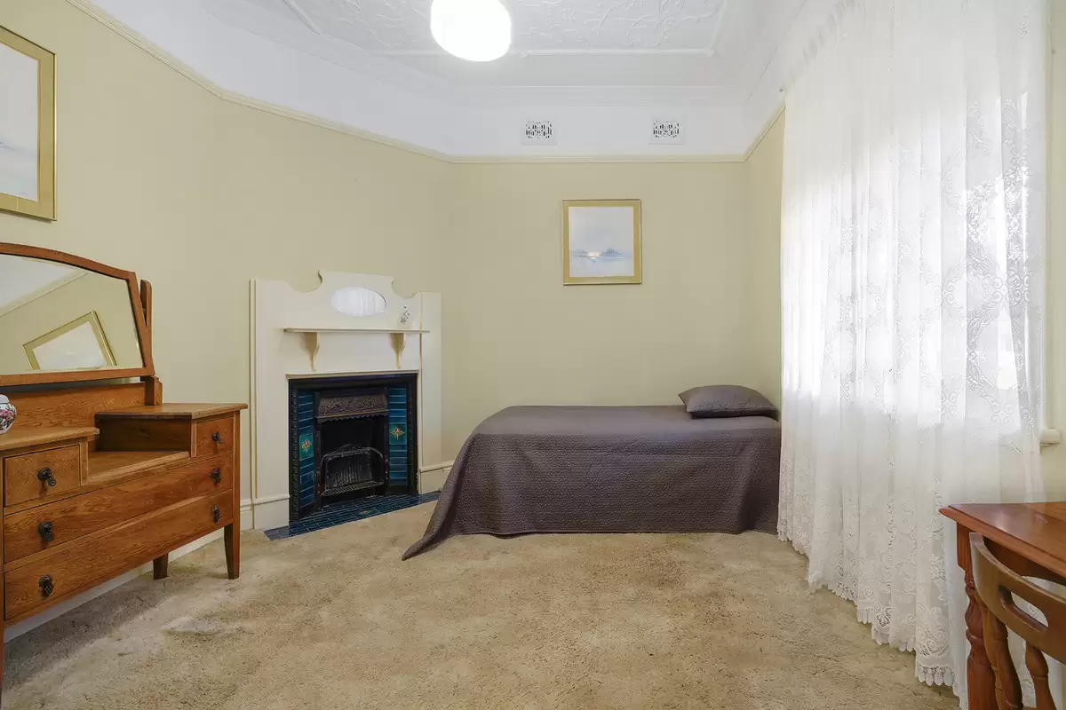 24 Allibone Street, Ashbury Sold by Rich & Oliva - image 8