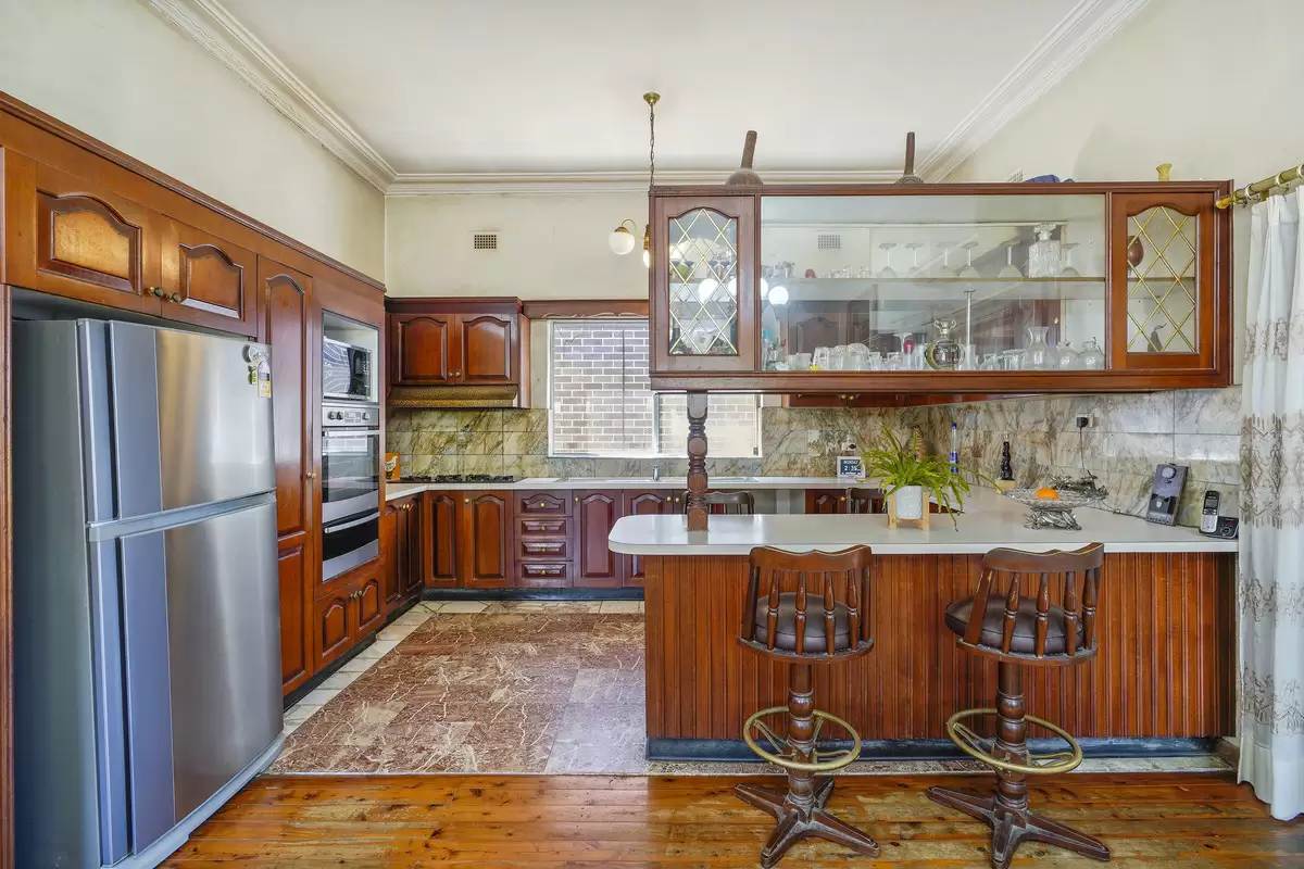 56 Croydon Avenue, Croydon Sold by Rich & Oliva - image 5