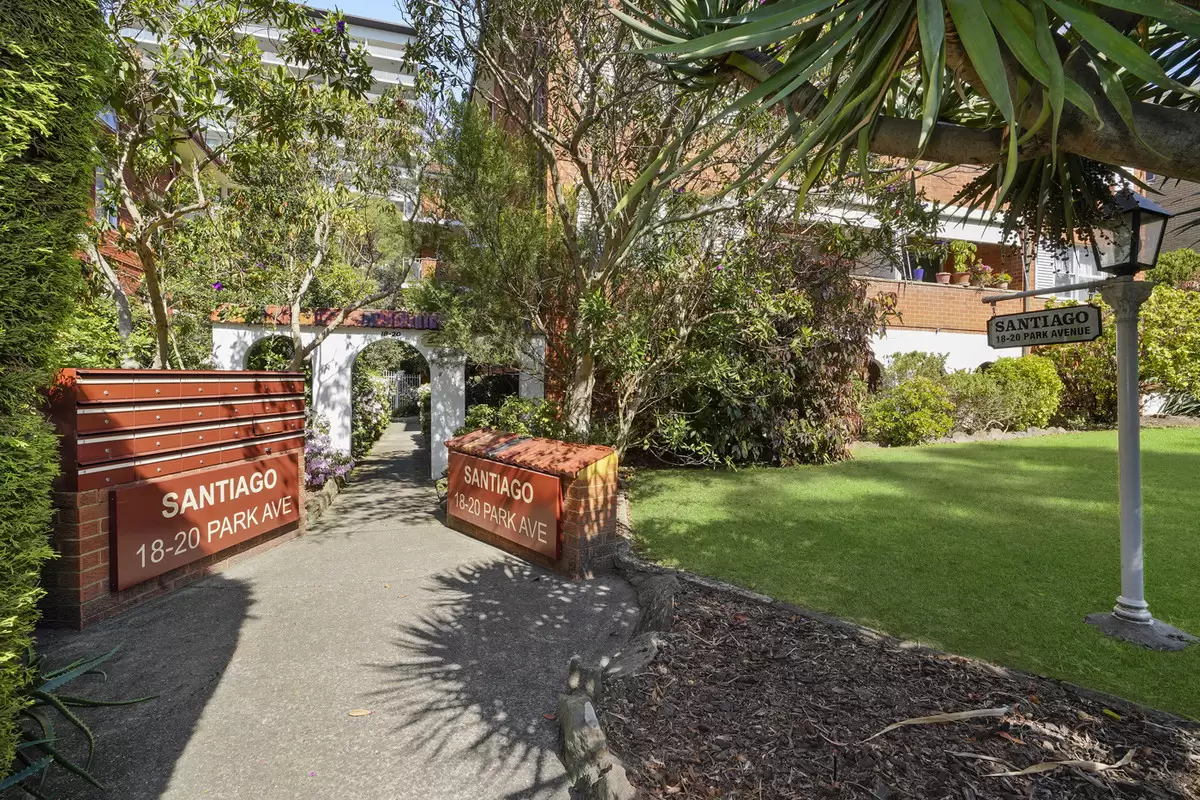 16/18-20 Park Avenue, Burwood Sold by Rich & Oliva - image 2