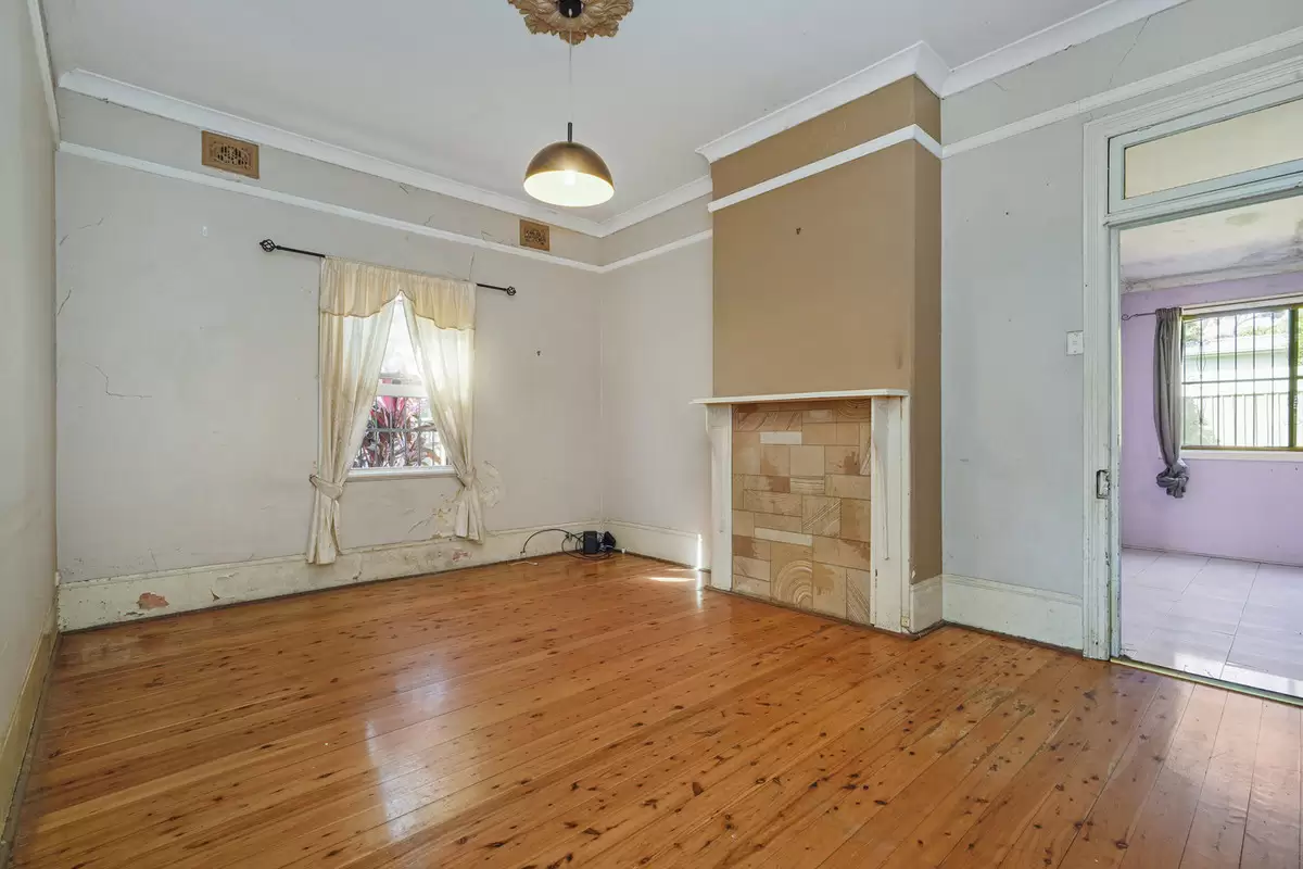 3 Mills Street, Croydon Sold by Rich & Oliva - image 4
