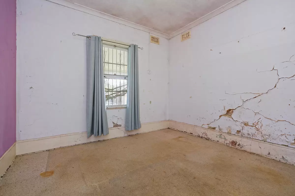 3 Mills Street, Croydon Sold by Rich & Oliva - image 5