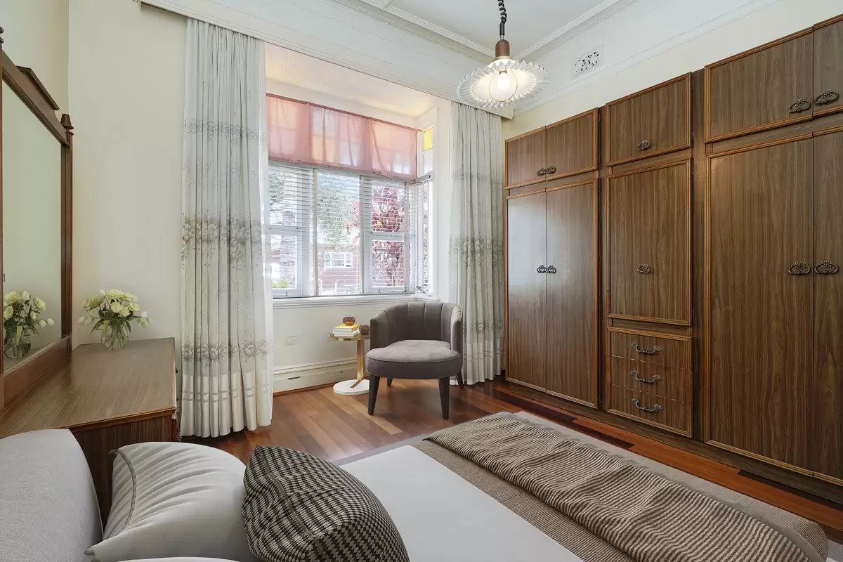 9 Highbury Street, Croydon Sold by Rich & Oliva - image 4