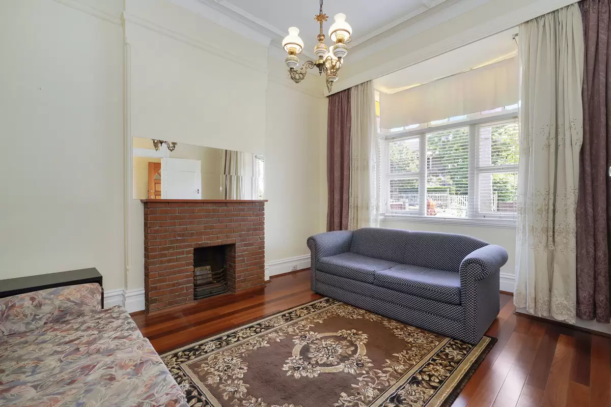 9 Highbury Street, Croydon Sold by Rich & Oliva - image 5