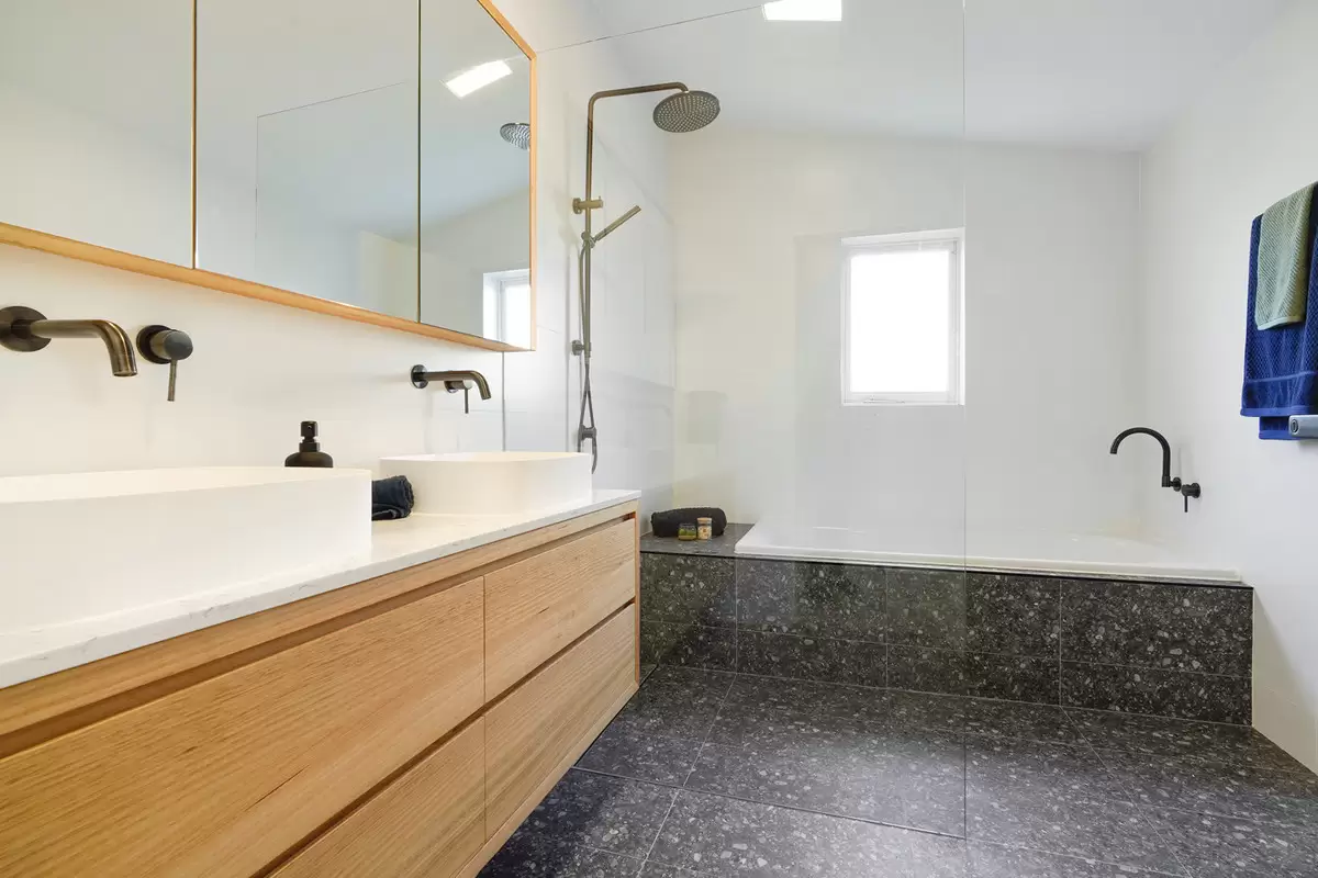8 Acton Street, Hurlstone Park Sold by Rich & Oliva - image 5