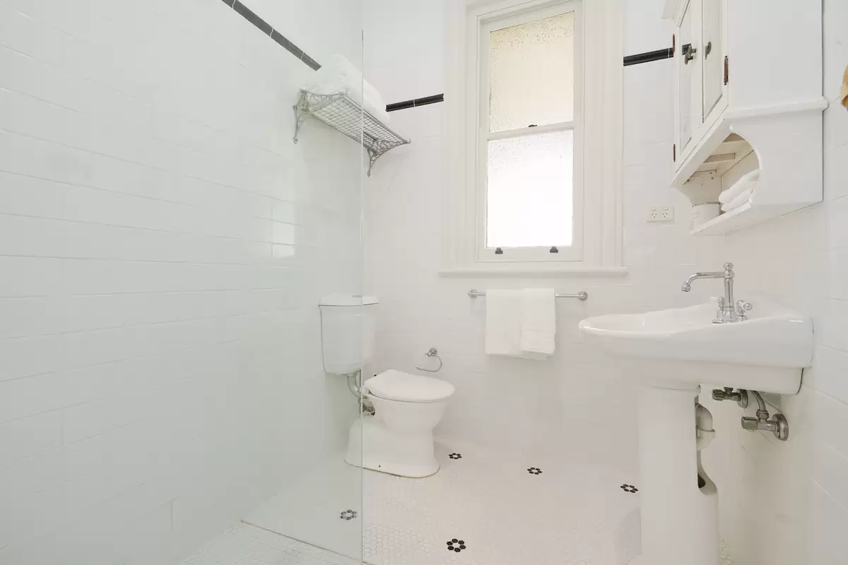 9 Lea Street, Croydon Sold by Rich & Oliva - image 10