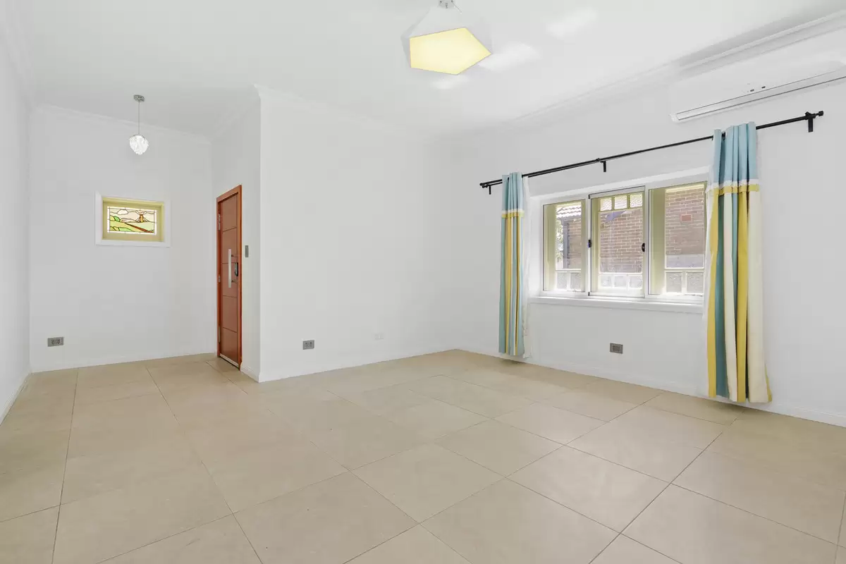 3 Cheviot Street, Ashbury Sold by Rich & Oliva - image 4