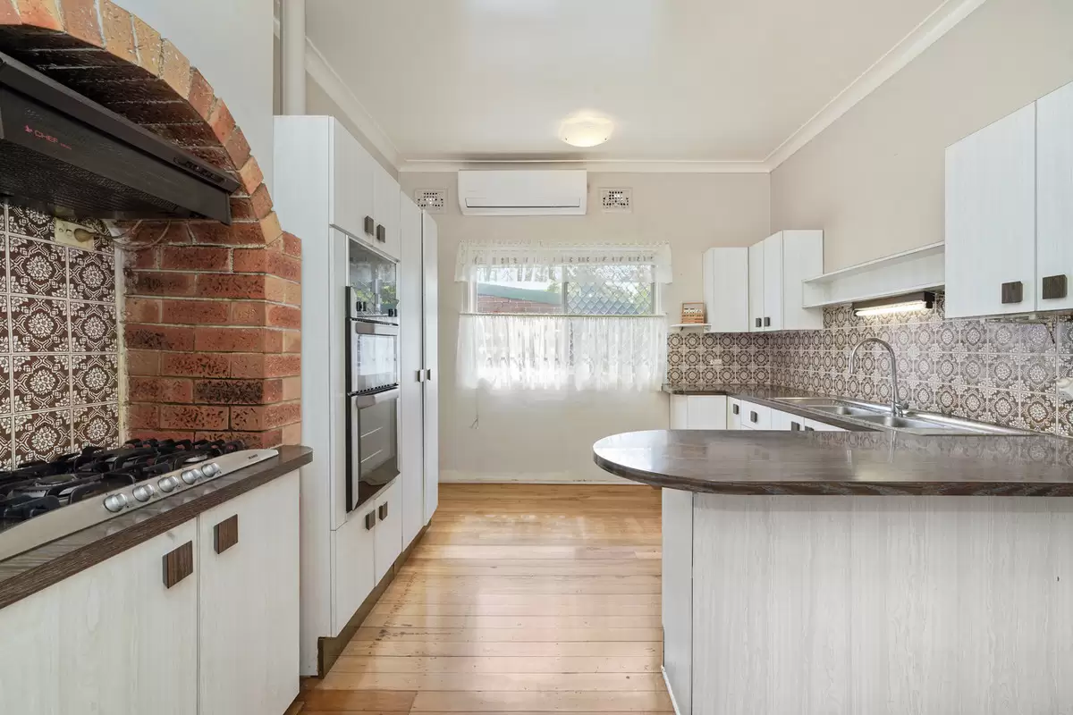 15 Oak Street, Ashfield Sold by Rich & Oliva - image 11