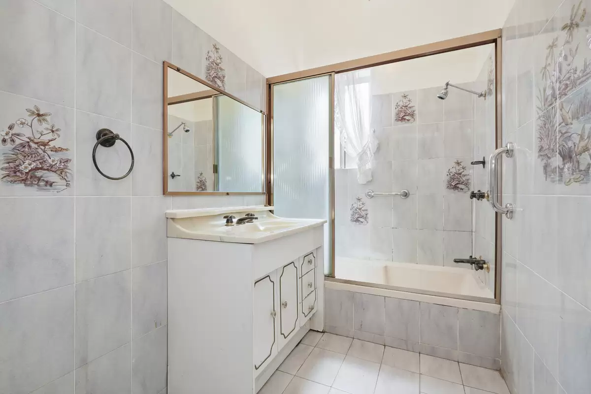 15 Oak Street, Ashfield Sold by Rich & Oliva - image 7
