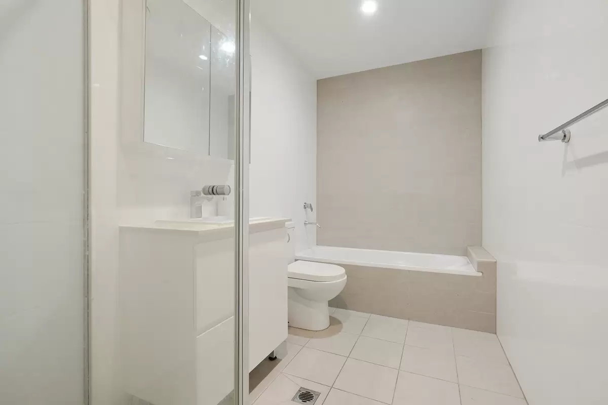 226/2E Charles Street, Canterbury Sold by Rich & Oliva - image 2