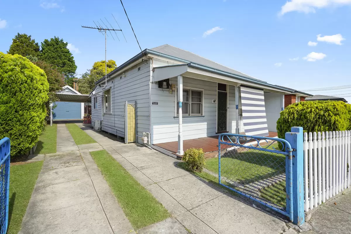 42 Heydon Street, Enfield Sold by Rich & Oliva - image 2