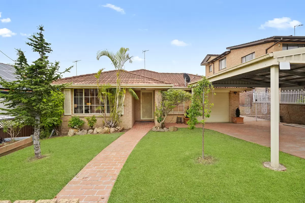 11 Carlyle Street, Enfield Sold by Rich & Oliva - image 2