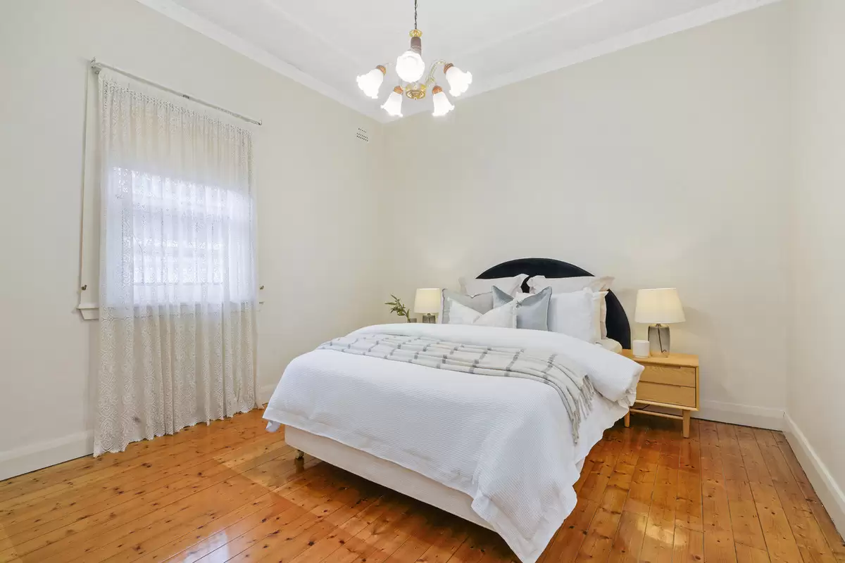 26 King Street, Ashbury Sold by Rich & Oliva - image 5
