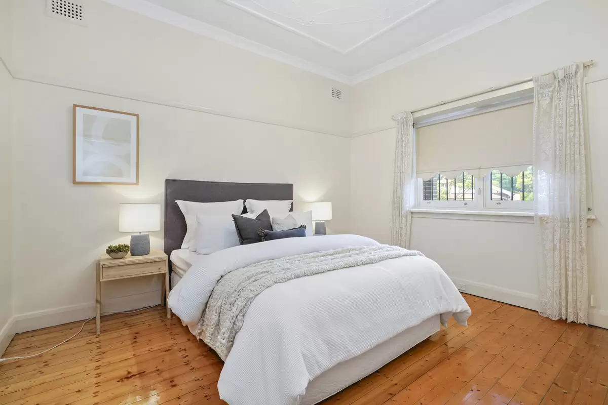 26 King Street, Ashbury Sold by Rich & Oliva - image 3