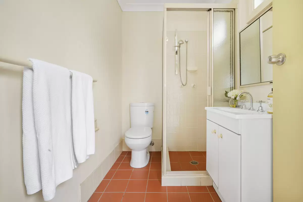 26 King Street, Ashbury Sold by Rich & Oliva - image 11