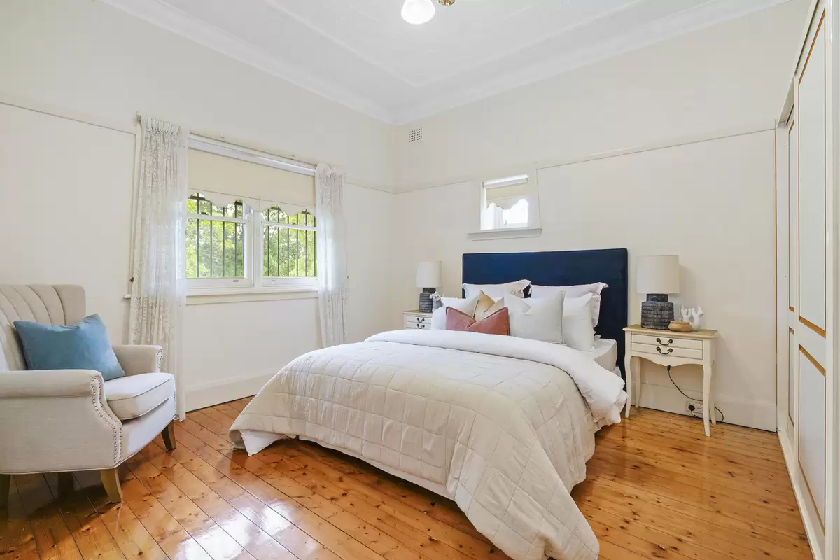 26 King Street, Ashbury Sold by Rich & Oliva - image 4